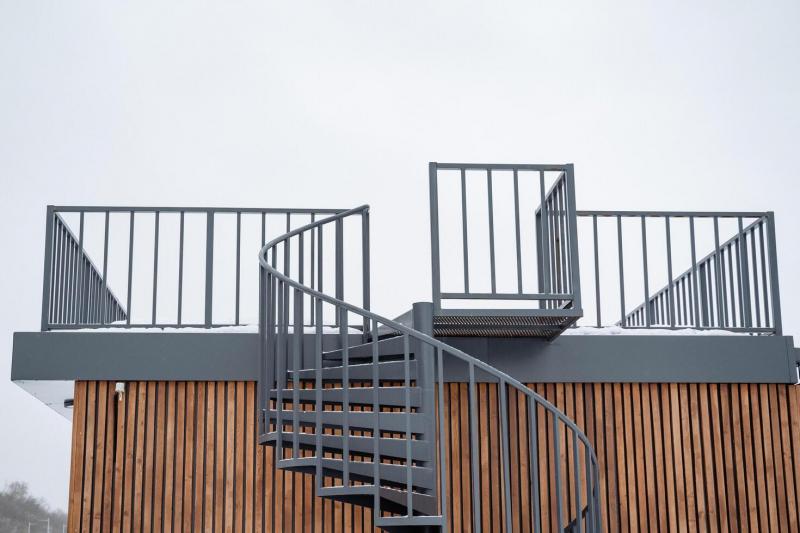 Escada de Aço Caracol: Elegância e Funcionalidade