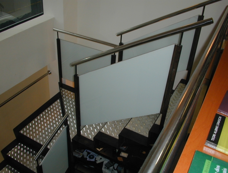 escada-caracol-de-aco