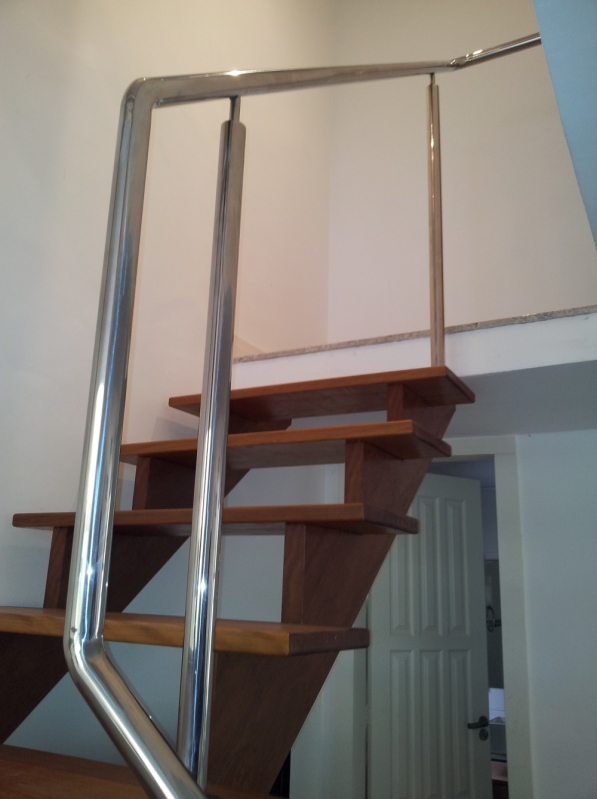 escada-de-aco-inox-caracol